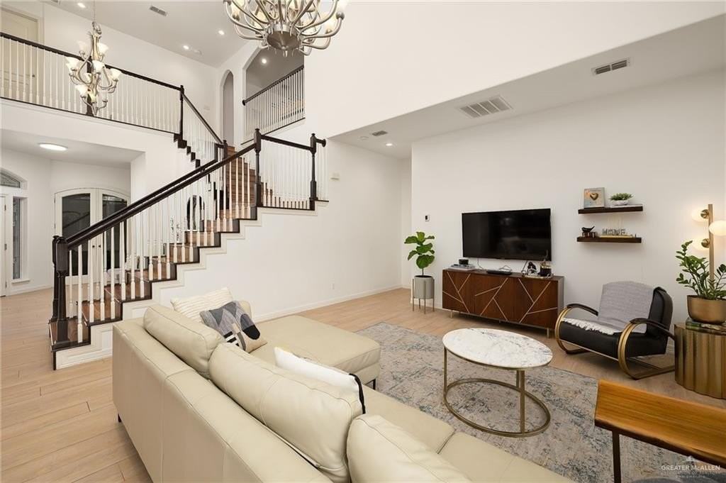 3301 Santa Olivia St - Photo 7 of 30