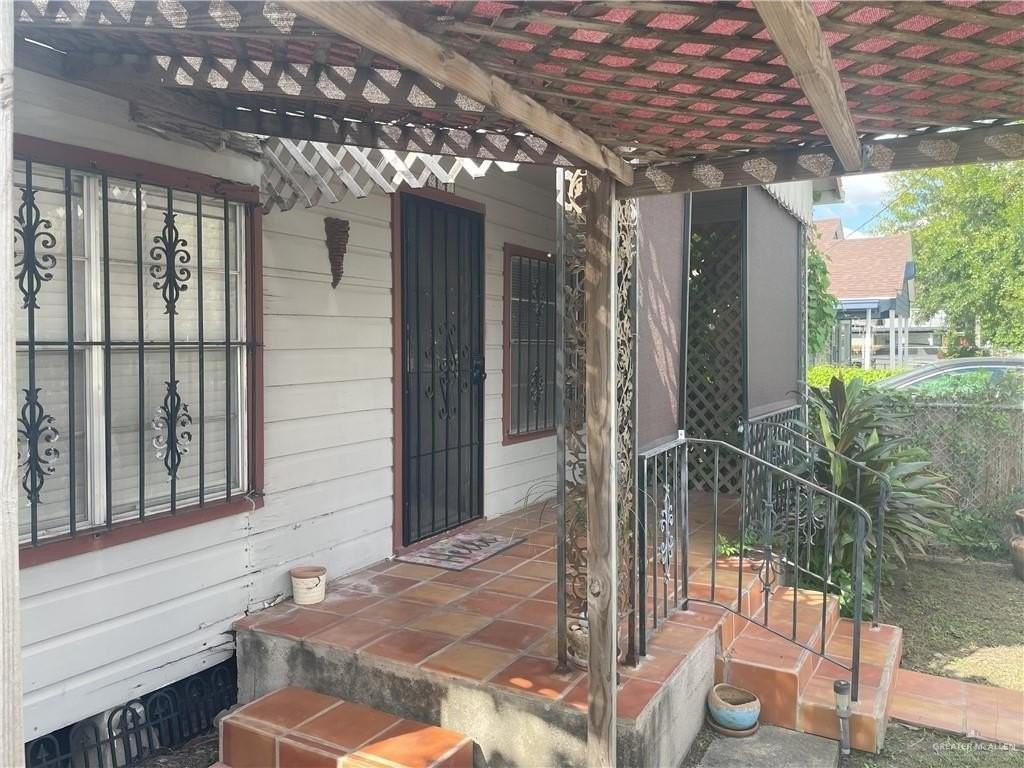 207 W Clark Ave - Photo 2 of 11