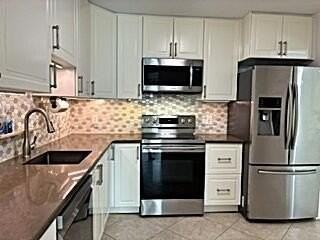 671 Liberty Pointe Dr - Photo 3 of 23