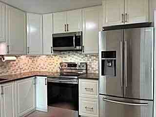 671 Liberty Pointe Dr - Photo 4 of 23