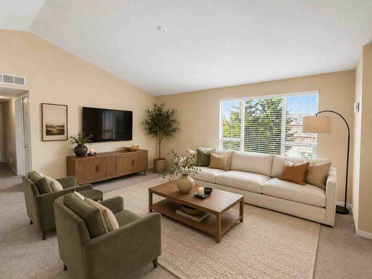 212 Commons Ct - Photo 4 of 17