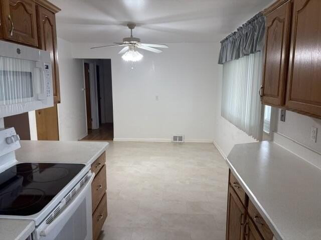 15435 Bainbridge St - Photo 4 of 15