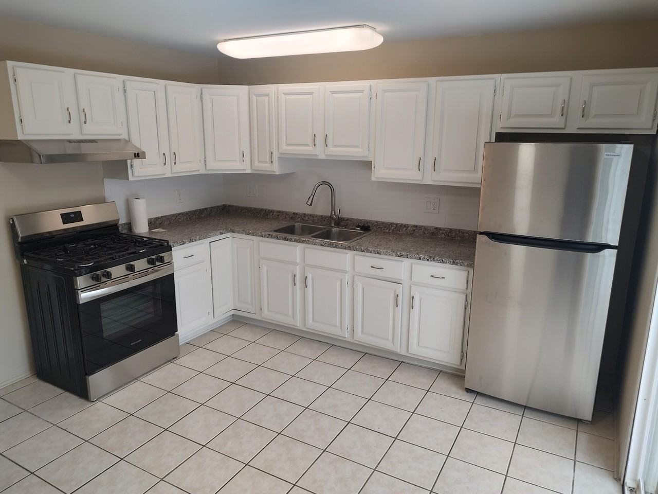23402 Cranbrooke Dr - Photo 4 of 11