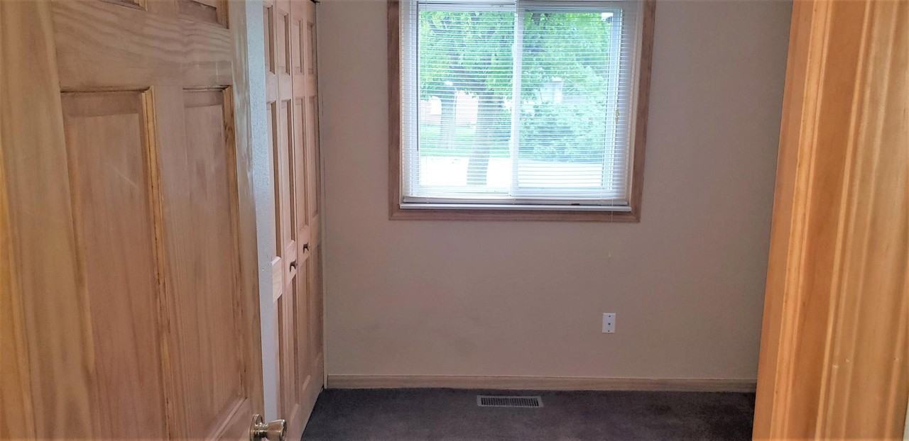 640 Calder Ave - Photo 6 of 10