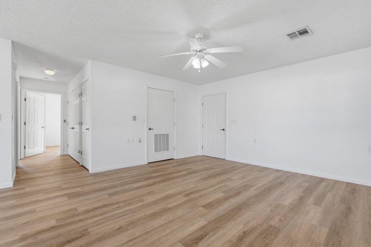 726 E Sunset St - Photo 7 of 24