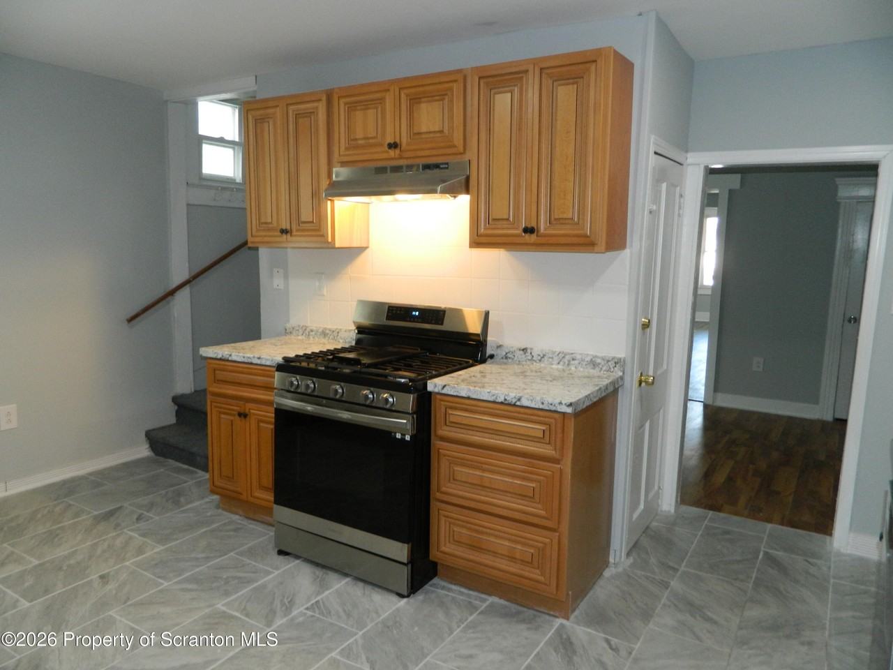 829 N Main Ave - Photo 4 of 15