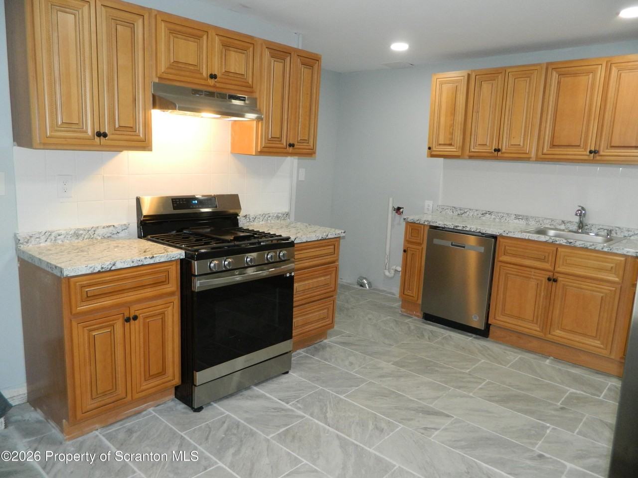 829 N Main Ave - Photo 5 of 15