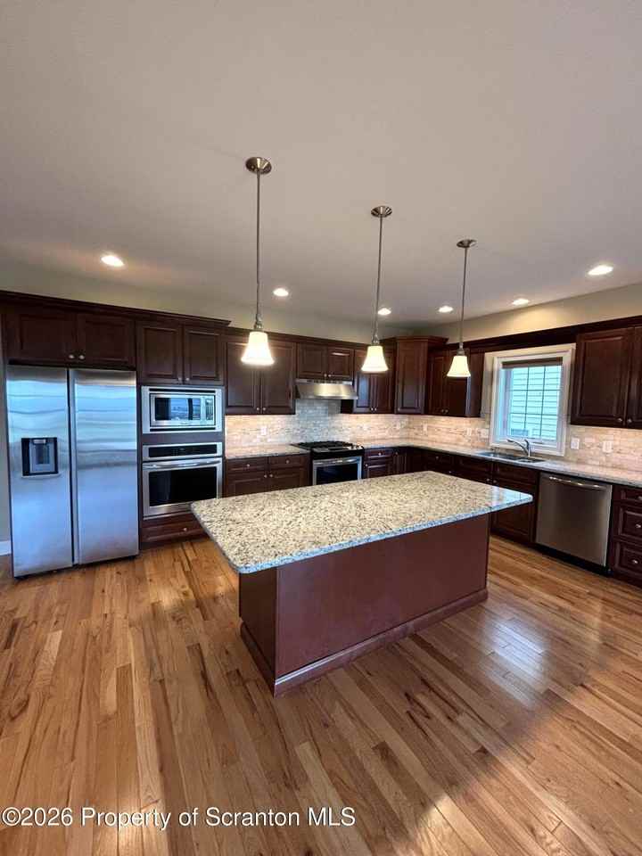 1803 Robinson Close - Photo 5 of 31