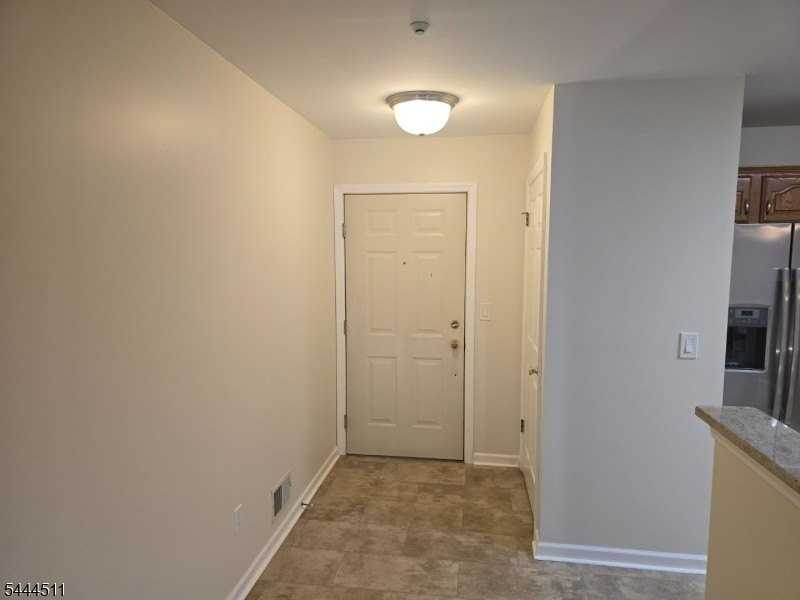 183 Potomac Dr - Photo 2 of 12