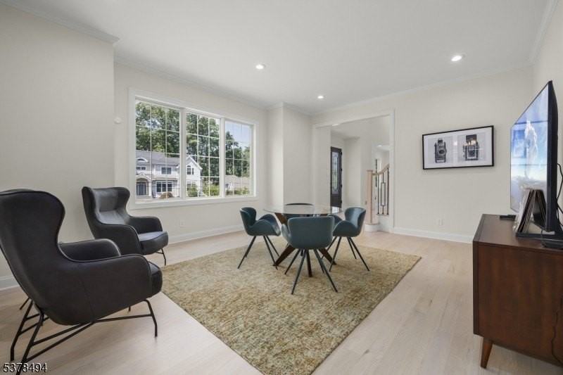 20 Woodfern Rd - Photo 7 of 46