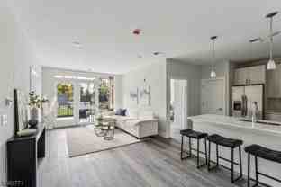 140 W Webster Ave #114 - Photo 1 of 1