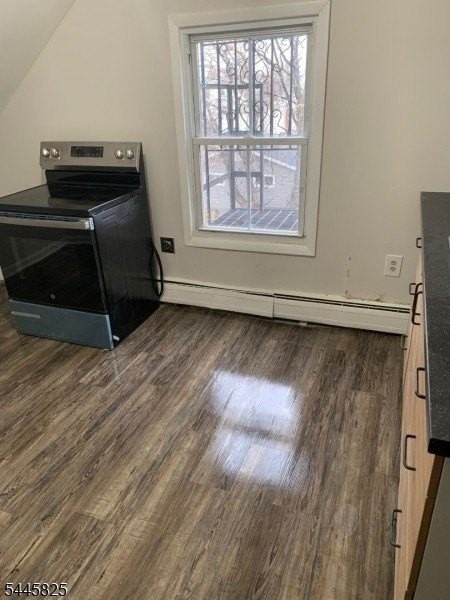 233 Pine St - Photo 2 of 19