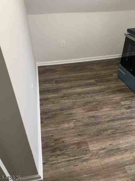 233 Pine St - Photo 3 of 19