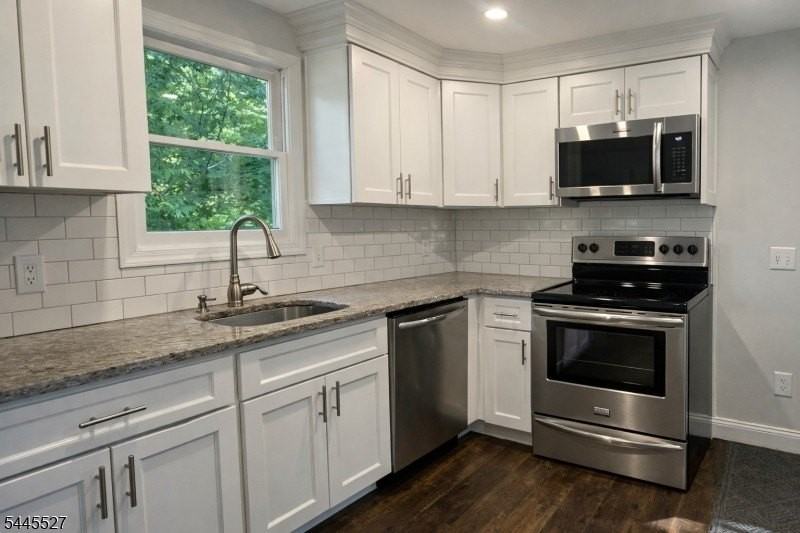 25 Essex Rd - Photo 2 of 11