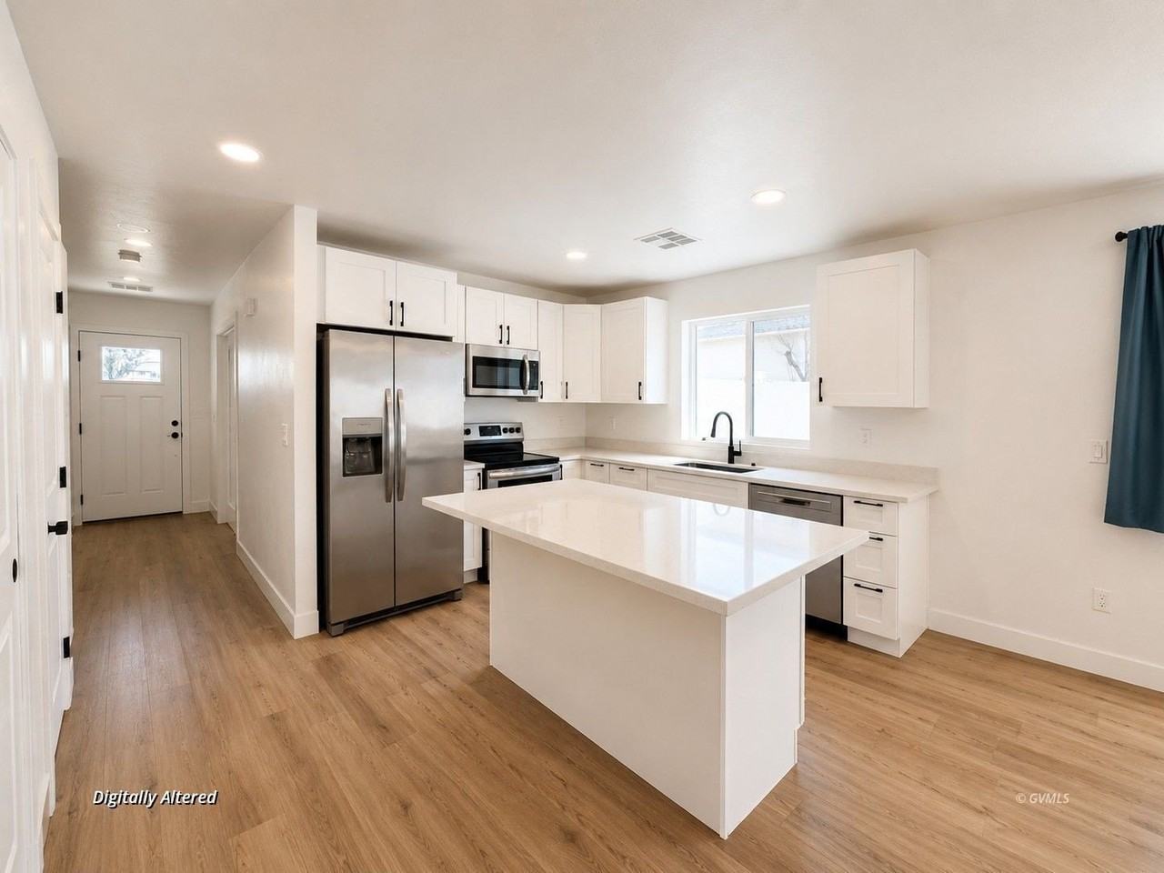 1600 E Kelson Pl - Photo 4 of 11