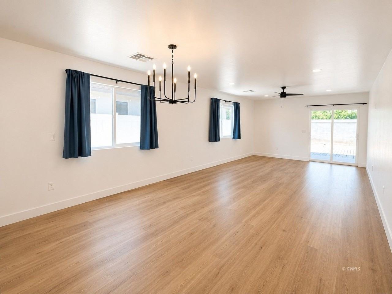 1600 E Kelson Pl - Photo 5 of 11