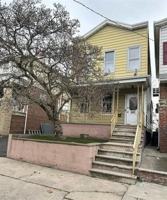 featured image of 448 Avenue E