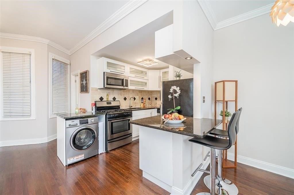 372 Communipaw Ave #4L - Photo 4 of 18