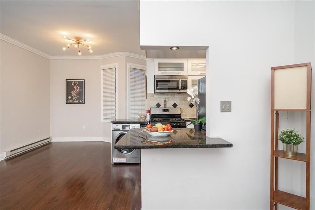 372 Communipaw Ave #4L - Photo 5 of 18