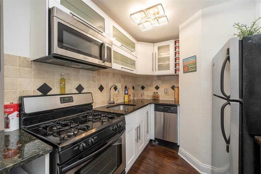 372 Communipaw Ave #4L - Photo 6 of 18