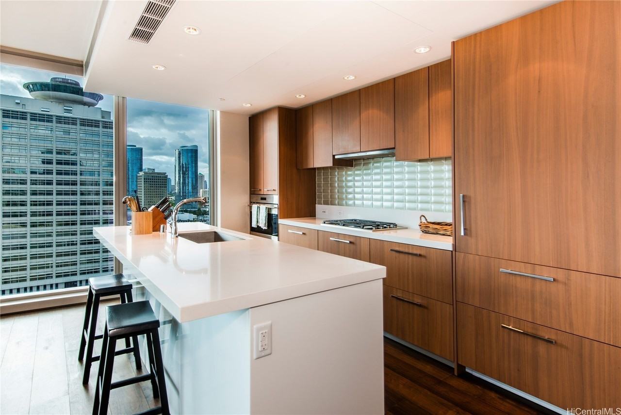 1555 Kapiolani Blvd #1507 - Photo 4 of 21