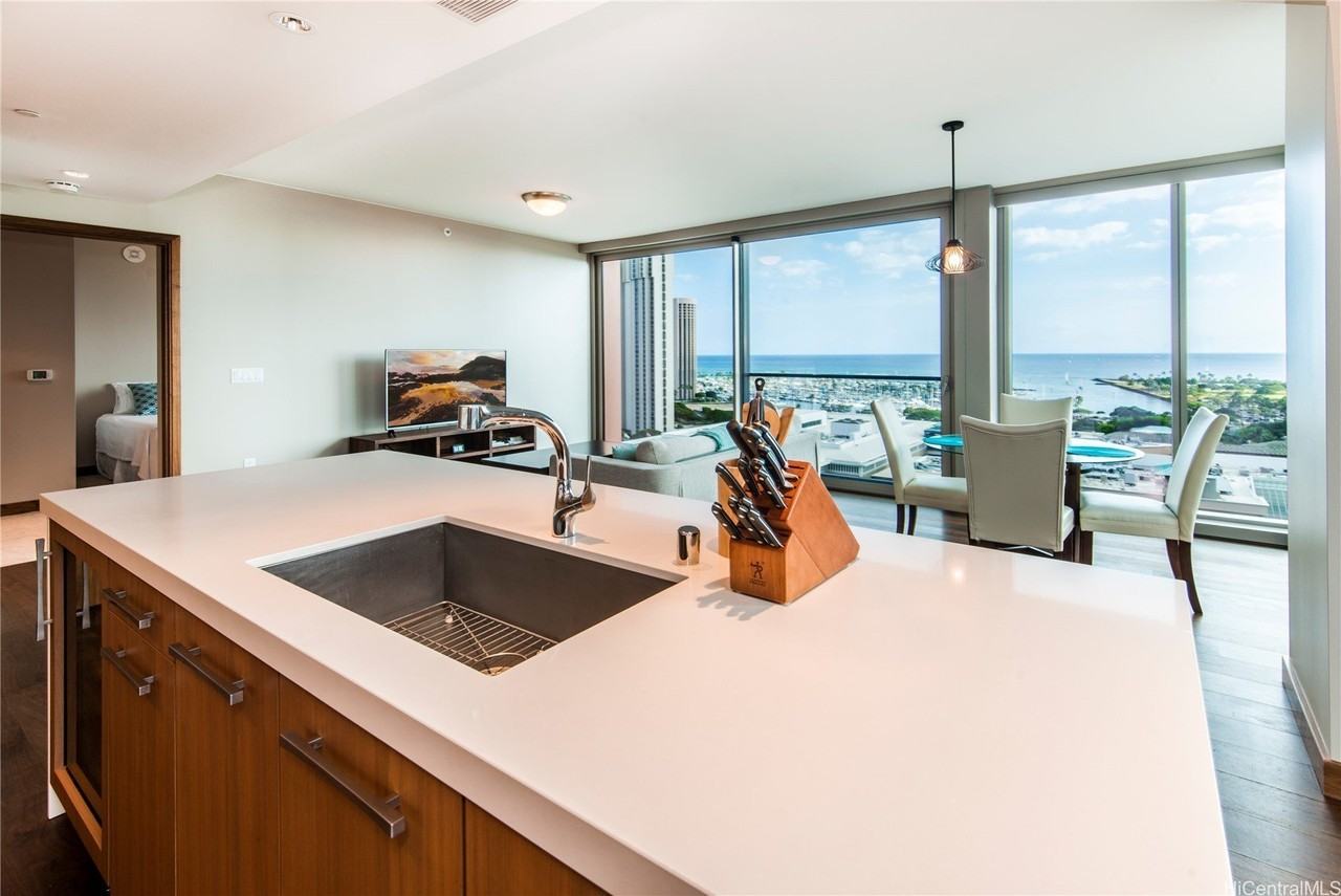 1555 Kapiolani Blvd #1507 - Photo 5 of 21