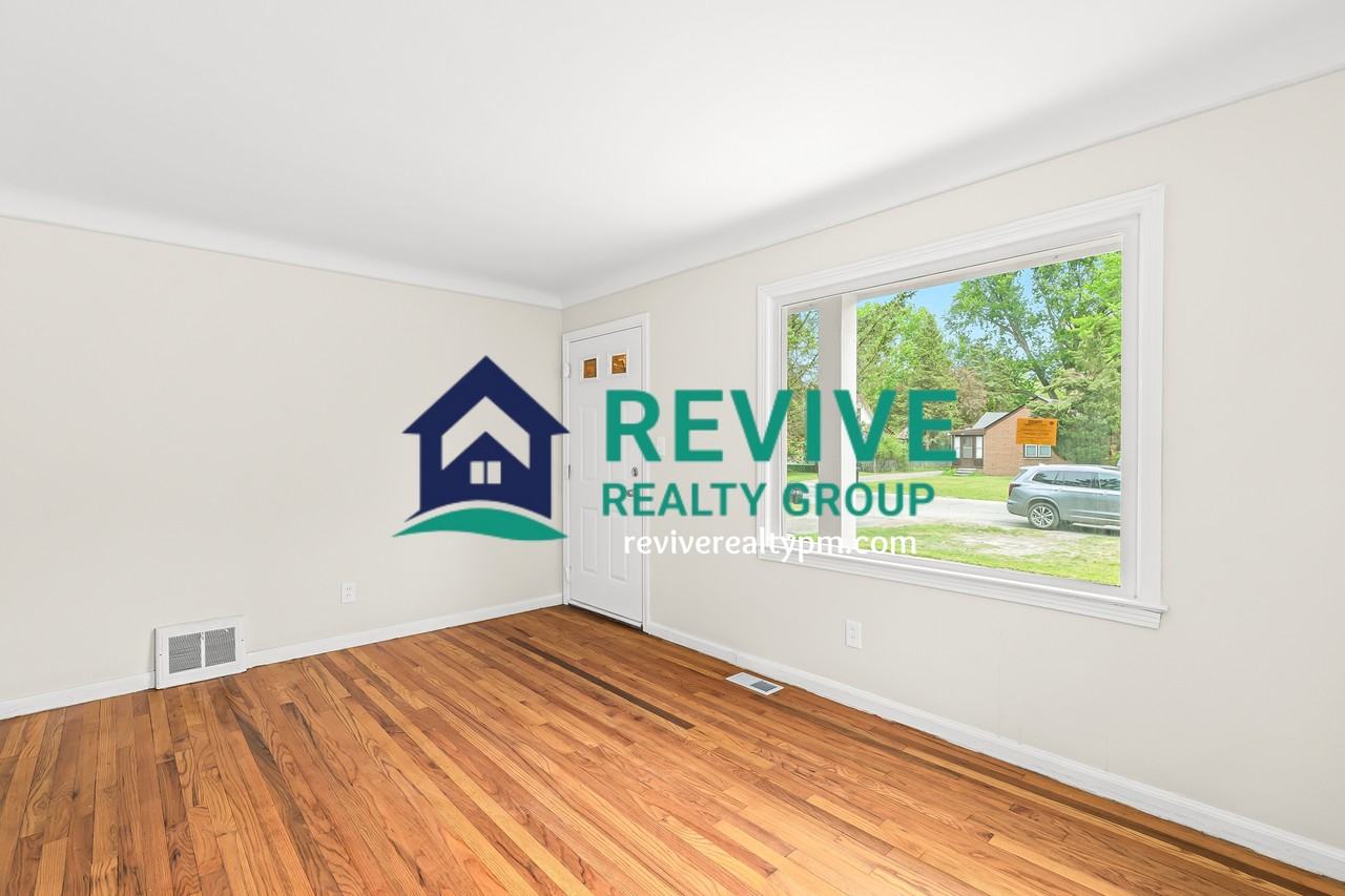 20481 Delaware Ave #1 - Photo 4 of 19