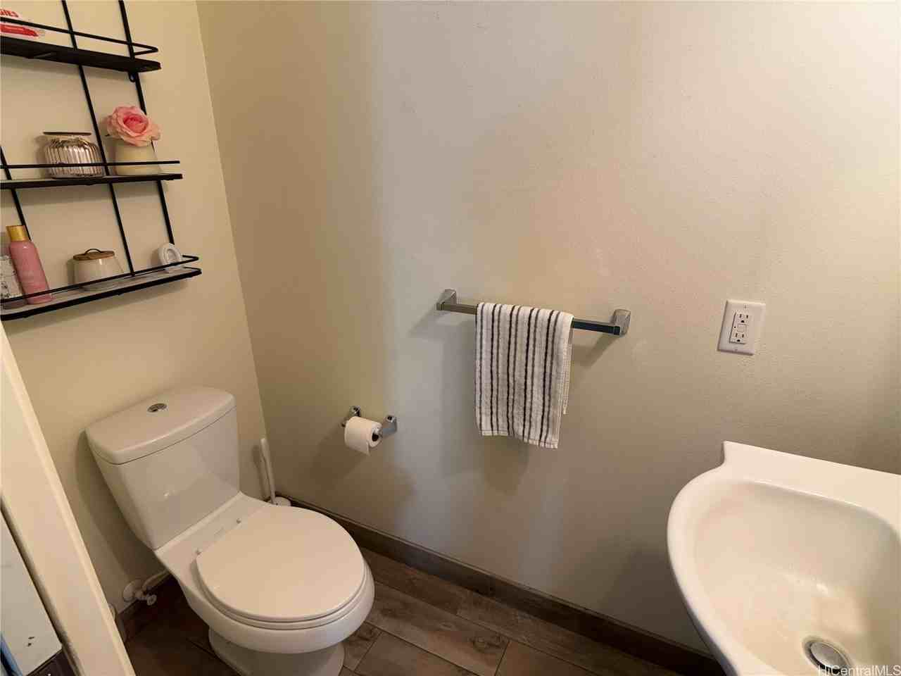 91-6221 Kapolei Pkwy #321 - Photo 7 of 22