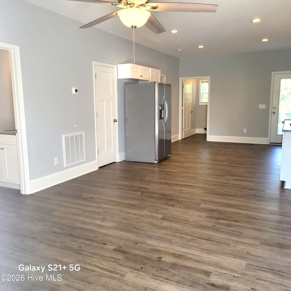 84 N Knoll Rd - Photo 3 of 28