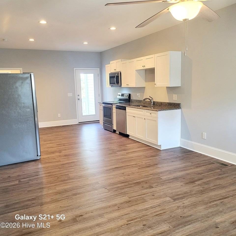 84 N Knoll Rd - Photo 4 of 28