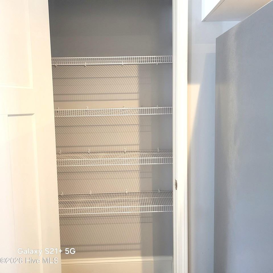 84 N Knoll Rd - Photo 5 of 28