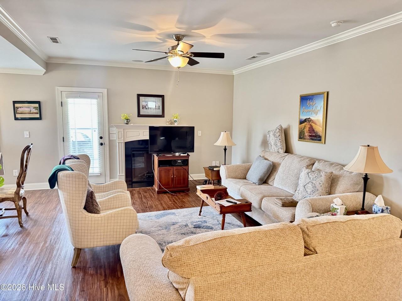 683 Brookfield Dr - Photo 4 of 16