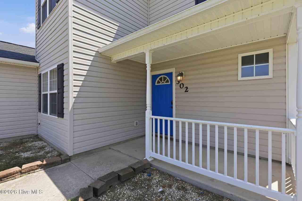 302 Mann St - Photo 2 of 22