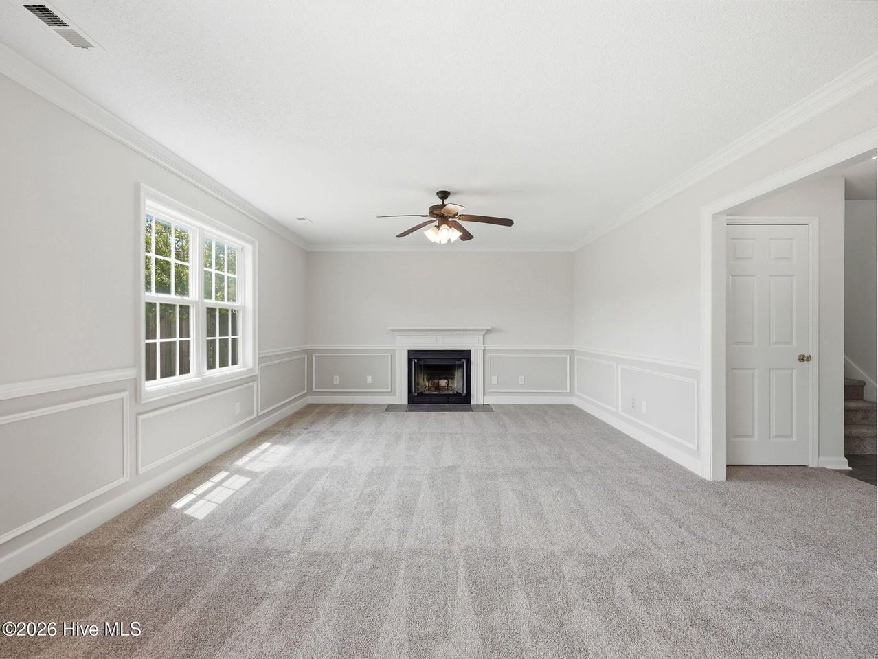 302 Mann St - Photo 3 of 22