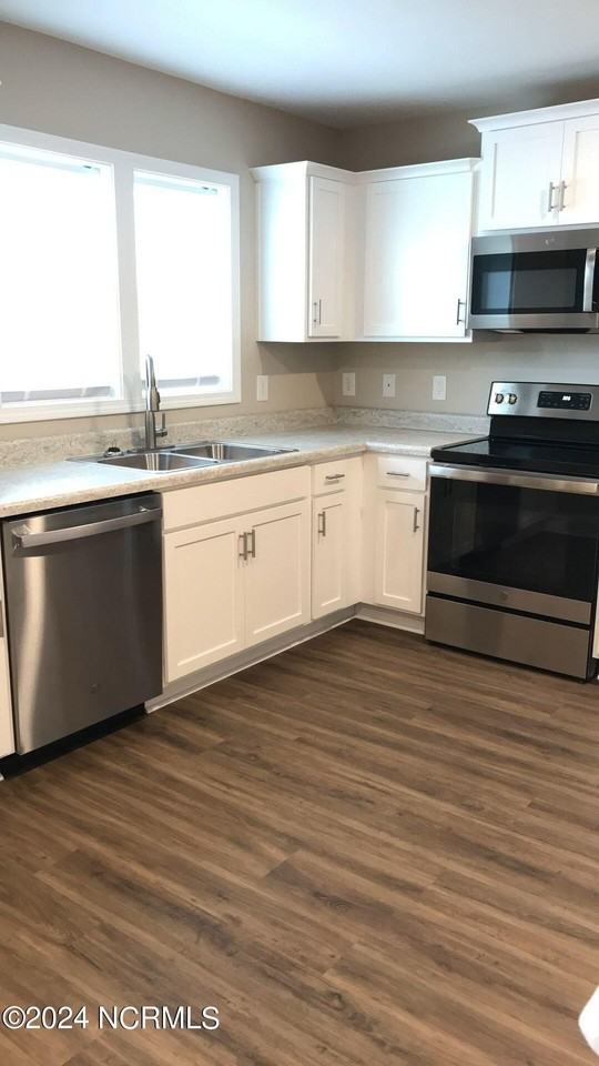 124 Smallwood Rd - Photo 3 of 14