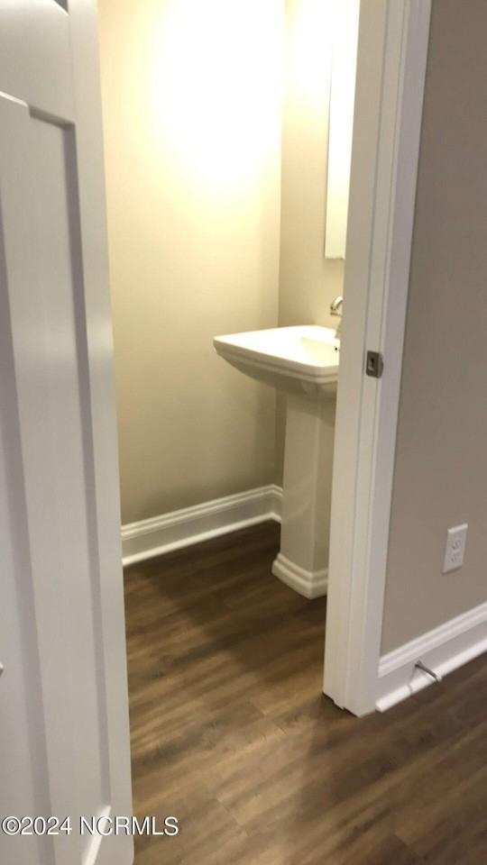 124 Smallwood Rd - Photo 5 of 14