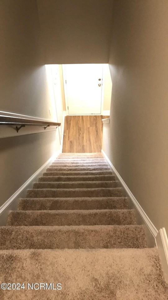 124 Smallwood Rd - Photo 6 of 14