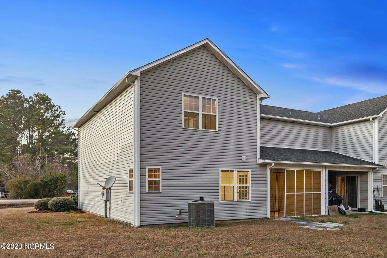 252 Smallwood Rd - Photo 5 of 29