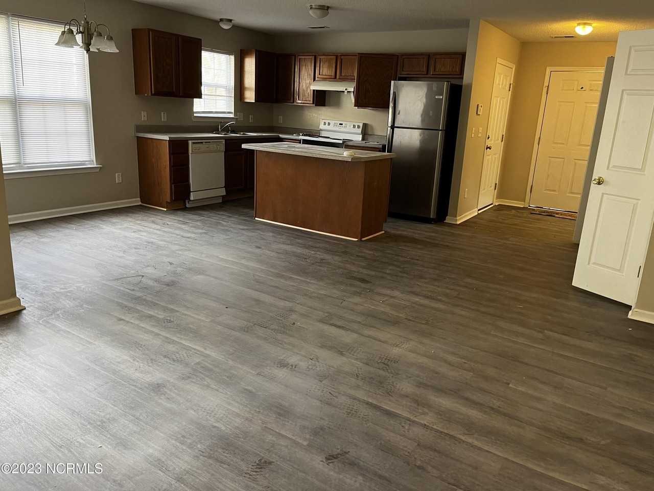 4712 Corena Dr - Photo 3 of 10