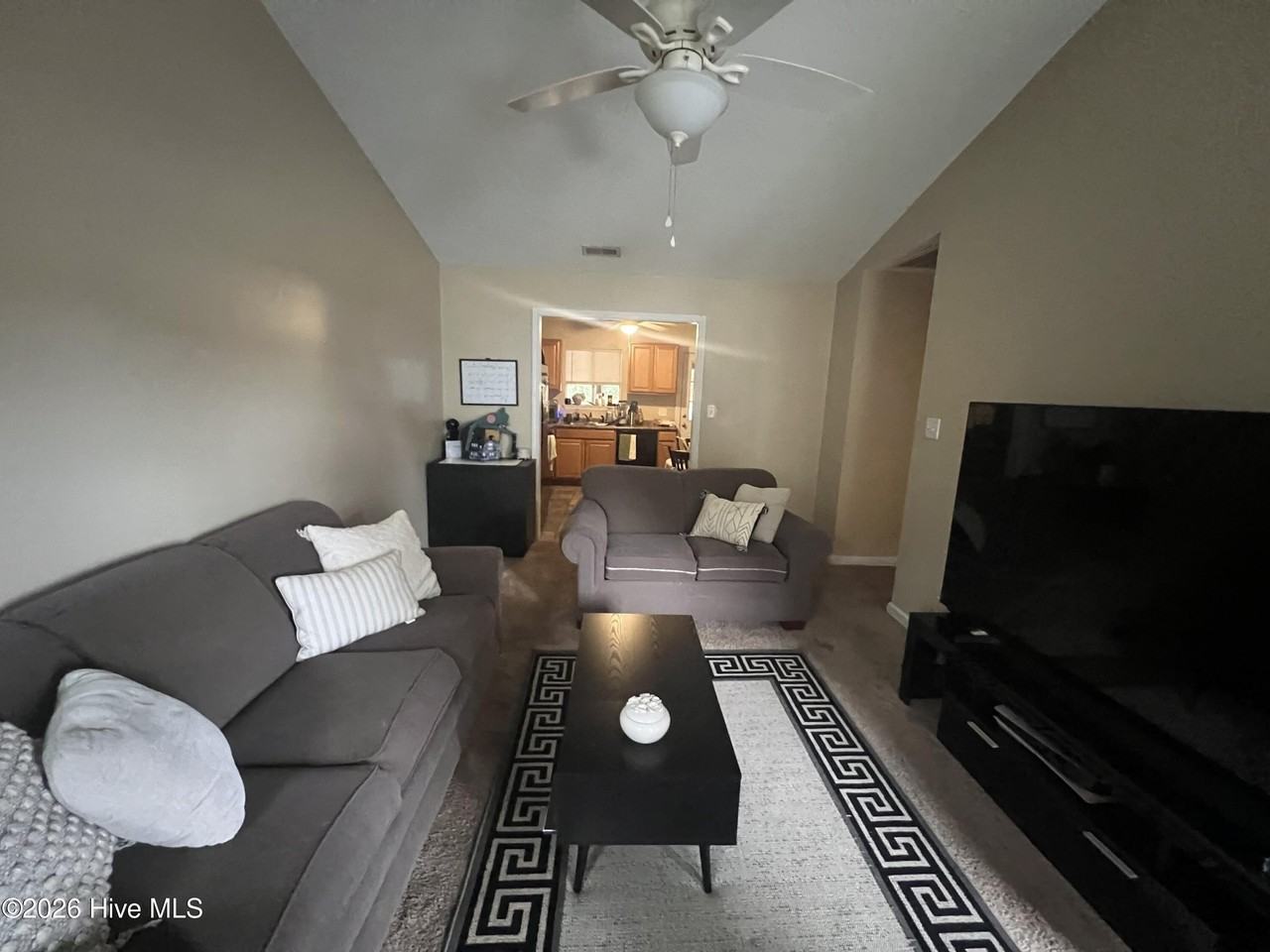 220 Live Oak Ct - Photo 3 of 5