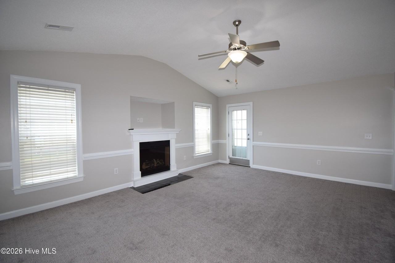 3616 Fescue Dr - Photo 3 of 18