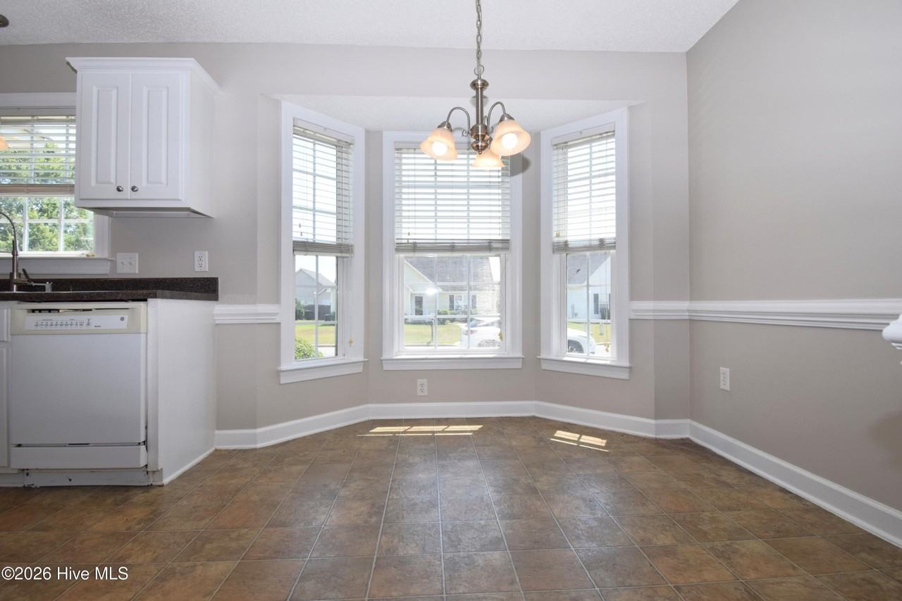 3616 Fescue Dr - Photo 4 of 18