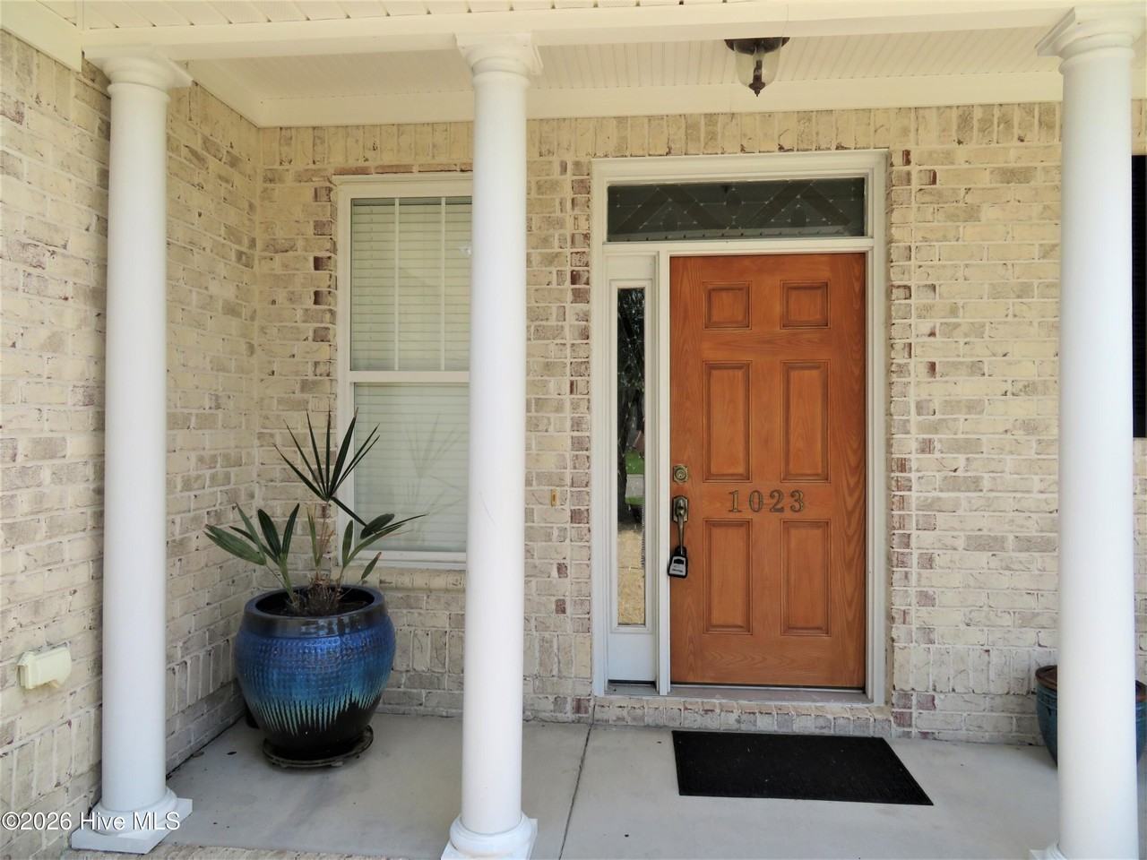 1023 Garden Club Way - Photo 2 of 24