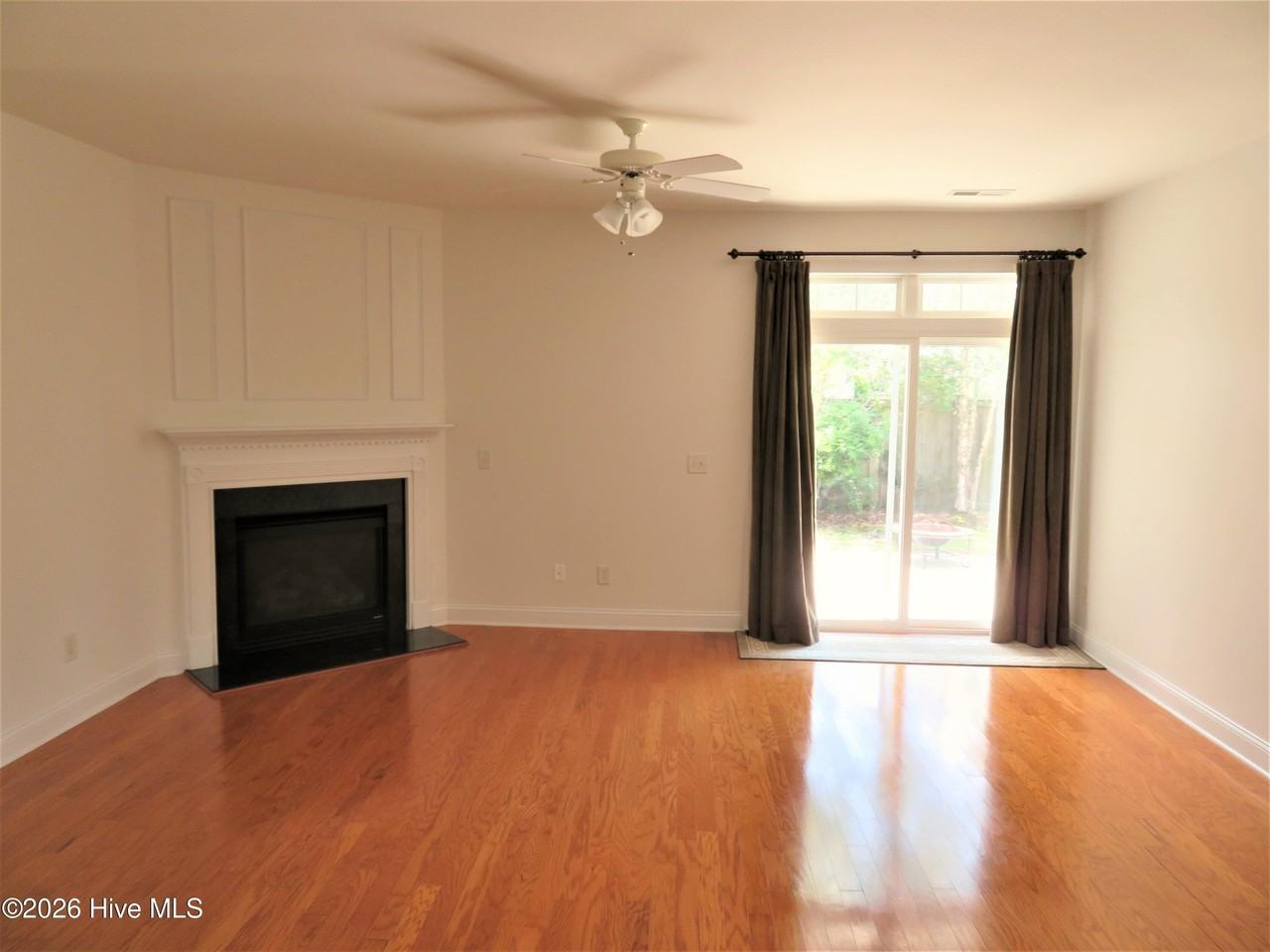 1023 Garden Club Way - Photo 3 of 24