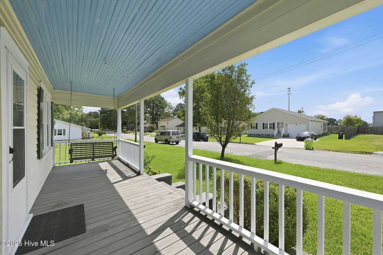 1304 Stallings Pkwy - Photo 2 of 26