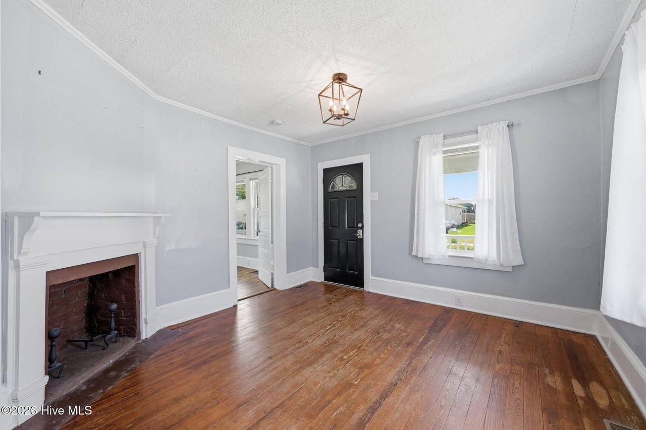1304 Stallings Pkwy - Photo 3 of 26