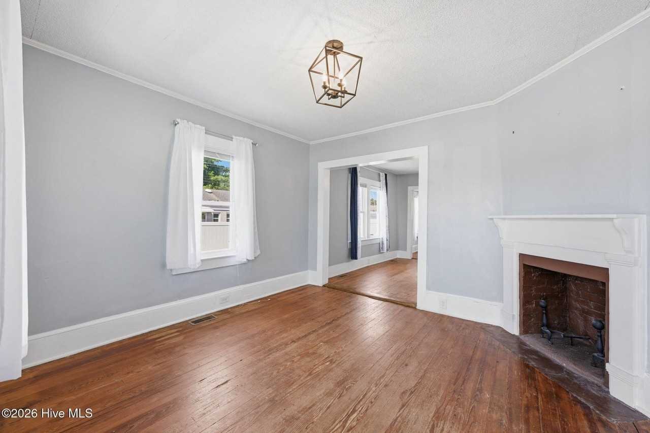1304 Stallings Pkwy - Photo 4 of 26