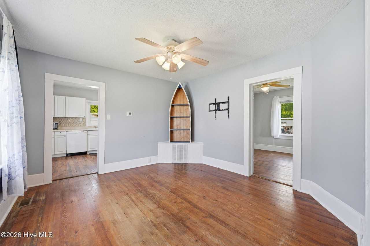 1304 Stallings Pkwy - Photo 7 of 26
