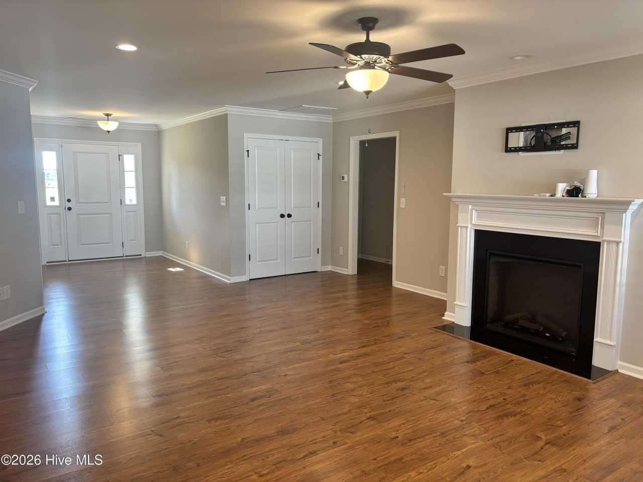 625 Jade Ln - Photo 4 of 22