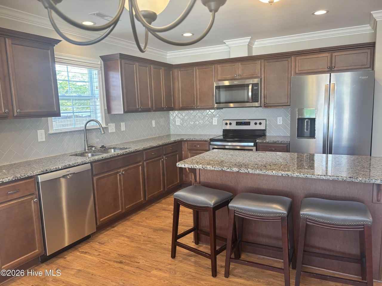 625 Jade Ln - Photo 6 of 22
